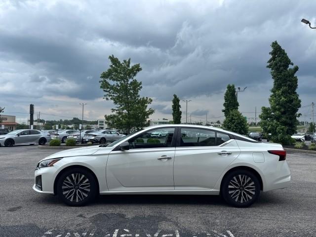 Nissan Altima 2.5 SV Sedan 2024