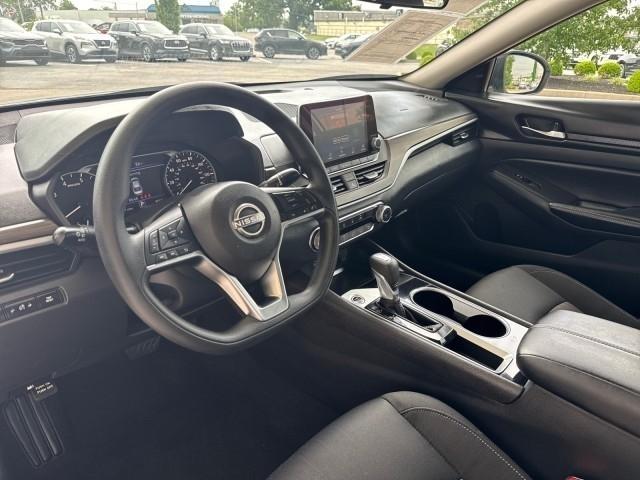 Nissan Altima 2.5 SV Sedan 2024