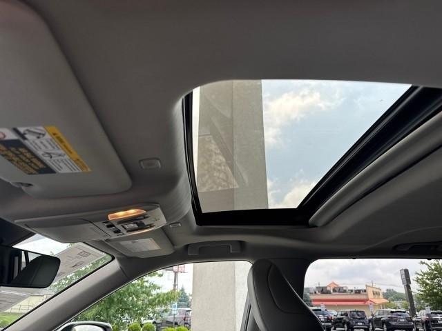 Toyota Highlander Platinum AWD (Natl) 2023