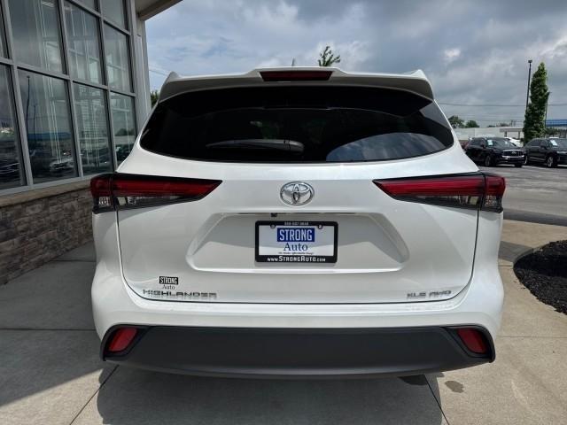 Toyota Highlander Platinum AWD (Natl) 2023