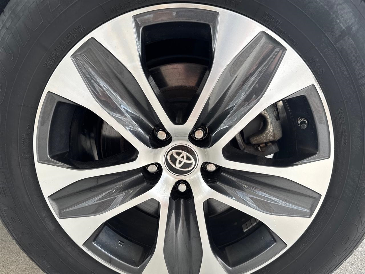 Toyota Highlander Platinum AWD (Natl) 2023