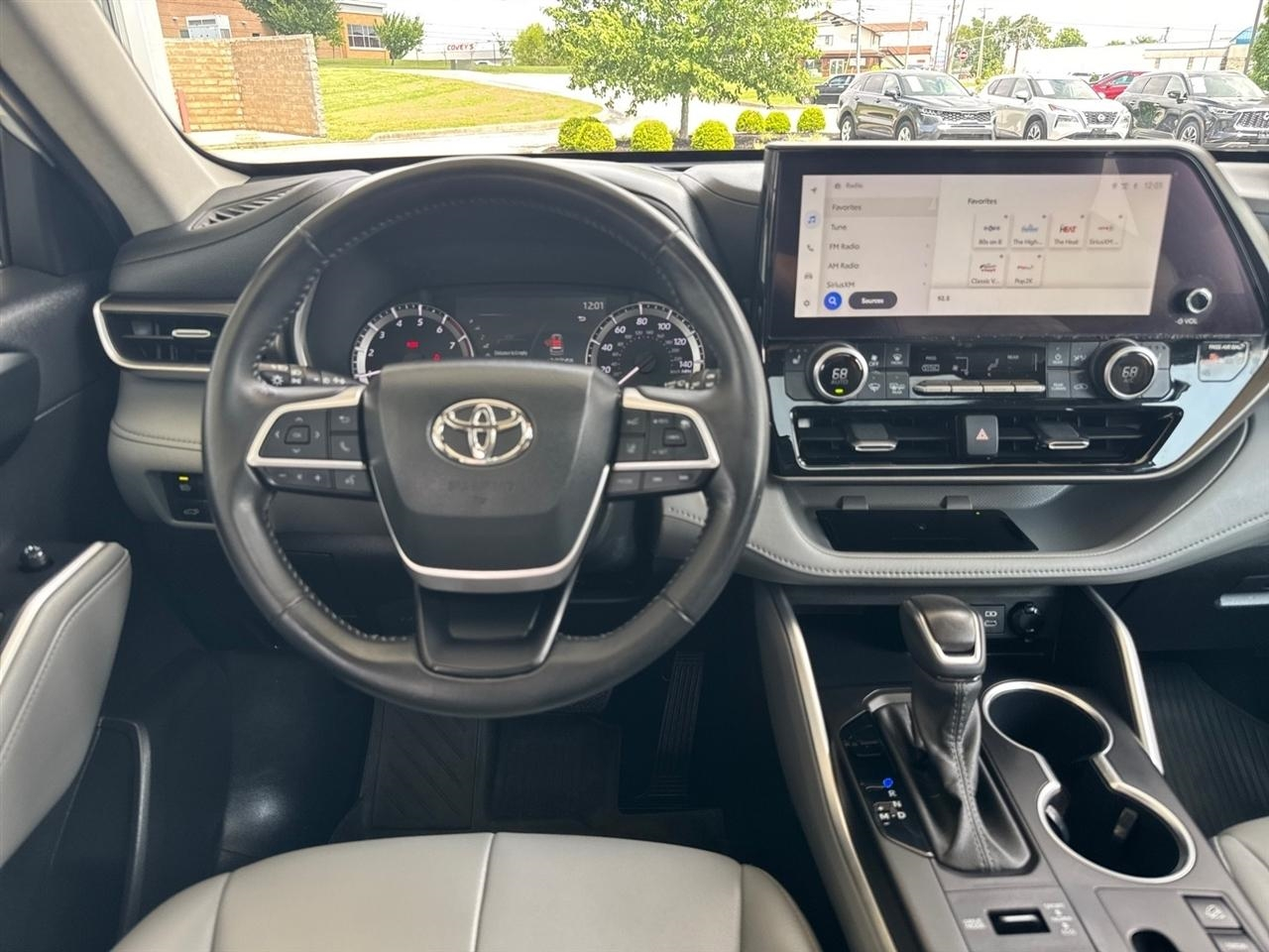 Toyota Highlander Platinum AWD (Natl) 2023