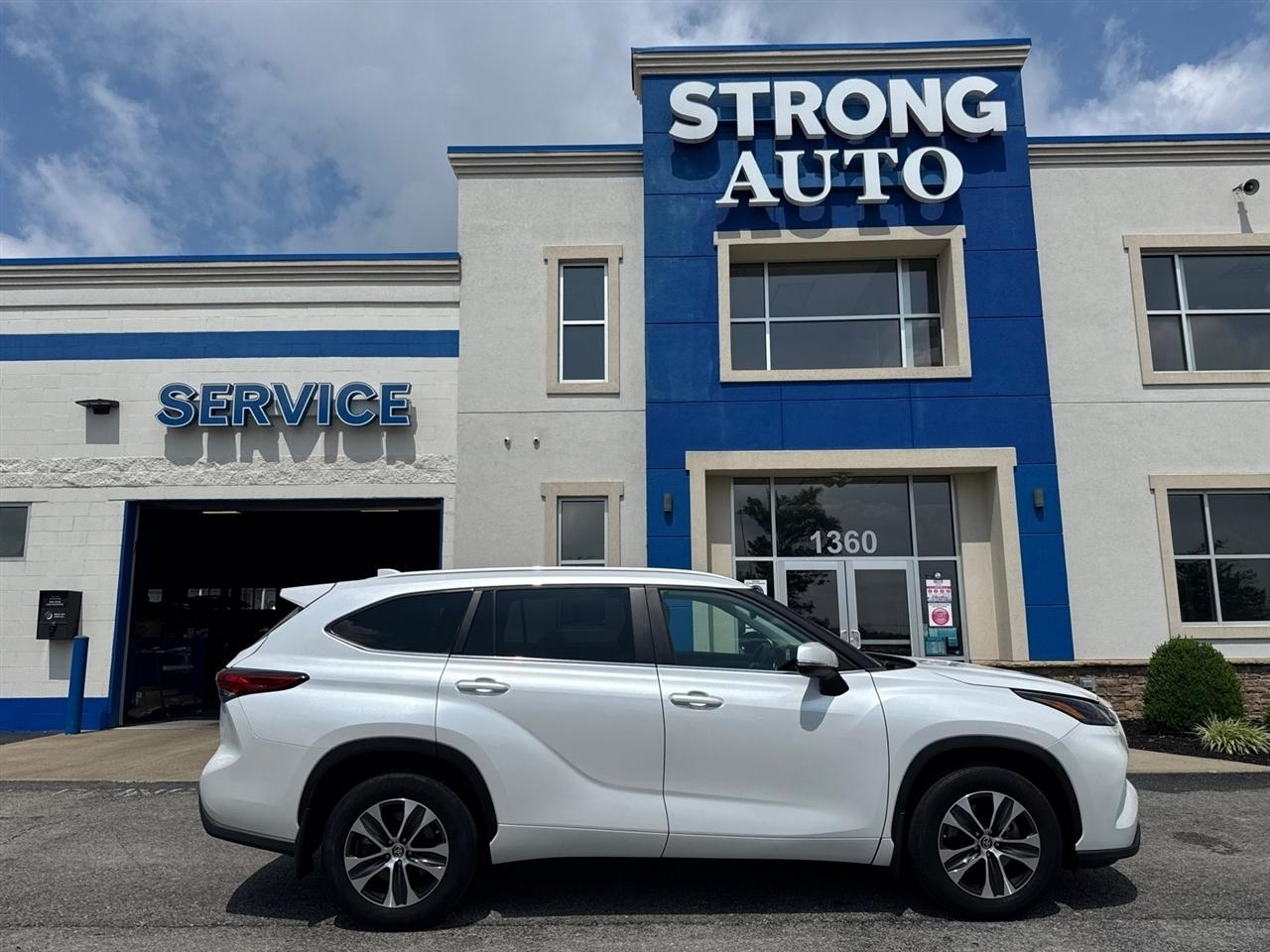 Toyota Highlander Platinum AWD (Natl) 2023