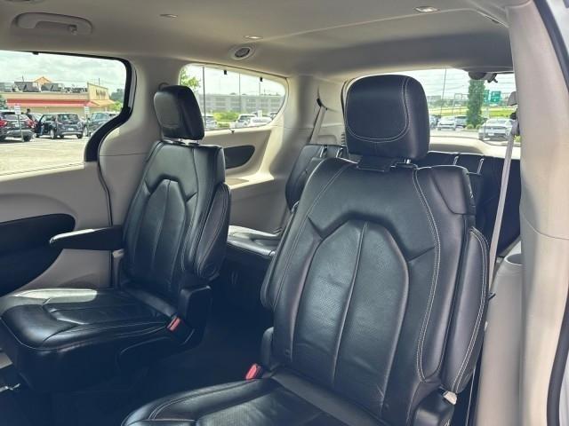 Chrysler Pacifica Touring L FWD 2022