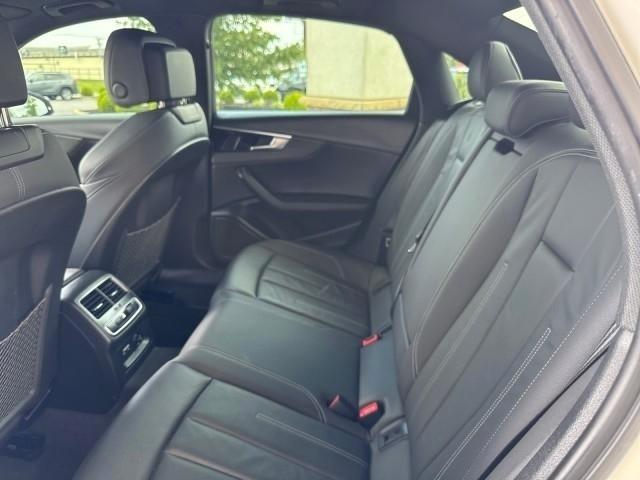 Audi A4 Sedan S line Premium Plus 45 TFSI quattro 2023