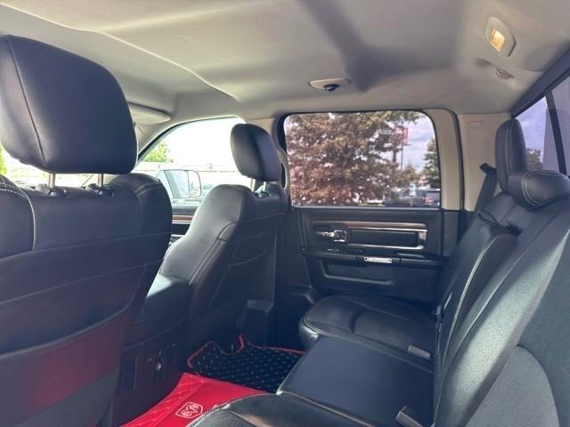 RAM 1500 4WD Crew Cab 140.5" Laramie 2013