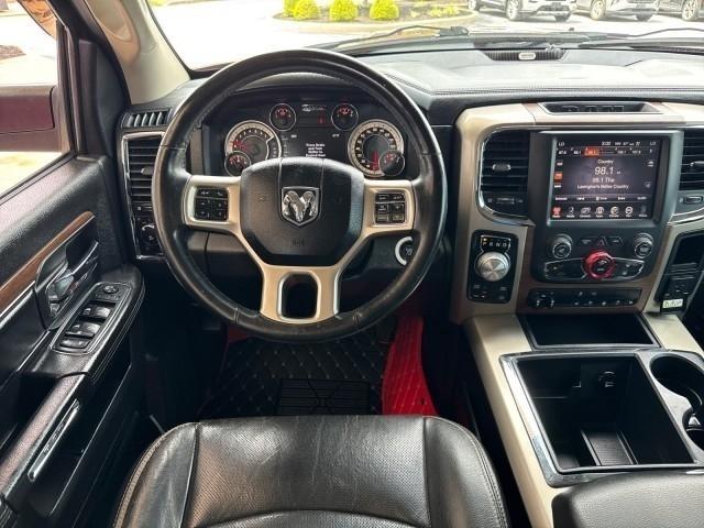 RAM 1500 4WD Crew Cab 140.5" Laramie 2013