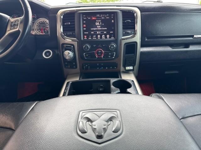 RAM 1500 4WD Crew Cab 140.5" Laramie 2013