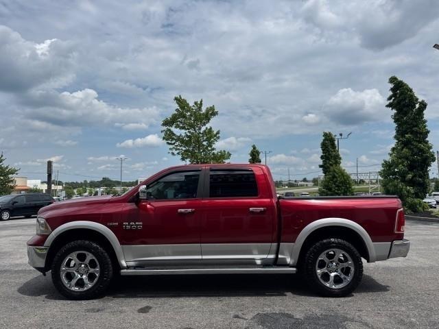 RAM 1500 4WD Crew Cab 140.5" Laramie 2013