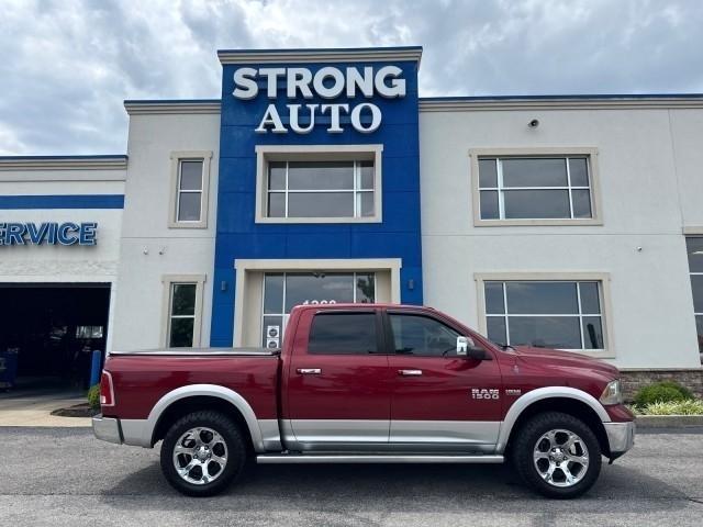RAM 1500 4WD Crew Cab 140.5" Laramie 2013