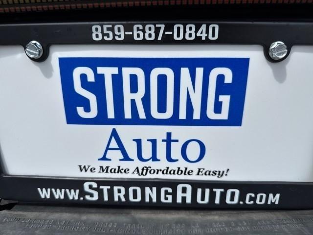 RAM 1500 4WD Crew Cab 140.5" Laramie 2013
