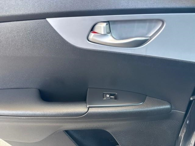 Kia Forte LXS IVT 2024