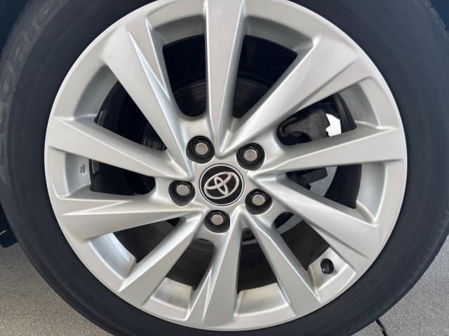 Toyota Camry LE Auto (Natl) 2021
