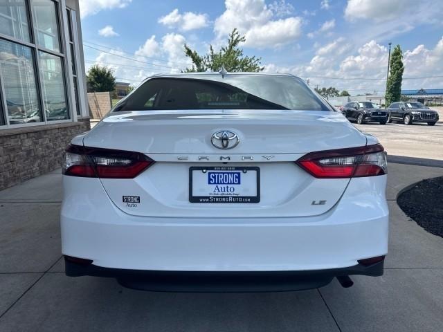 Toyota Camry LE Auto (Natl) 2021