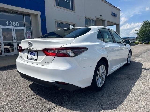 Toyota Camry LE Auto (Natl) 2021