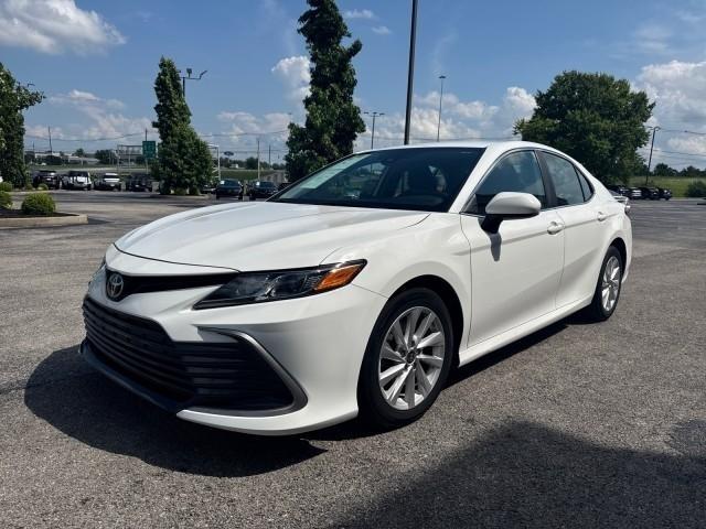 Toyota Camry LE Auto (Natl) 2021