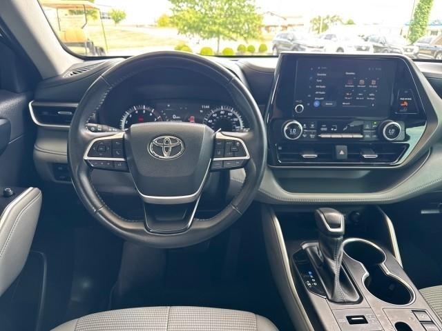 Toyota Highlander Platinum AWD (Natl) 2023