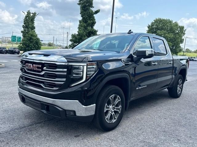 GMC Sierra 1500 4WD Crew Cab 147" SLT 2025