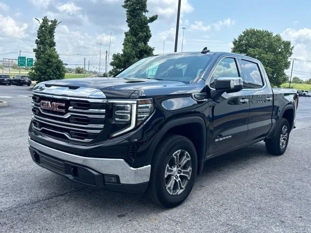 GMC Sierra 1500 4WD Crew Cab 147" SLT 2025