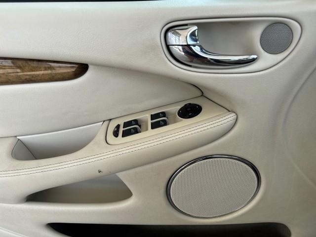 Jaguar X-Type 4dr Sdn 3.0L 2004
