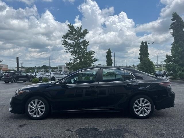 Toyota Camry Hybrid SE Nightshade CVT (Natl) 2023