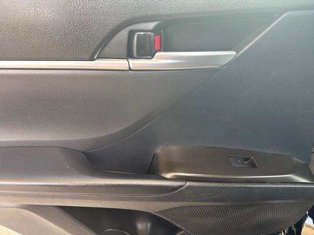 Toyota Camry Hybrid SE Nightshade CVT (Natl) 2023