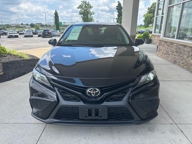 Toyota Camry Hybrid SE Nightshade CVT (Natl) 2023