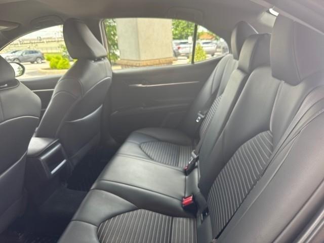 Toyota Camry Hybrid SE Nightshade CVT (Natl) 2023