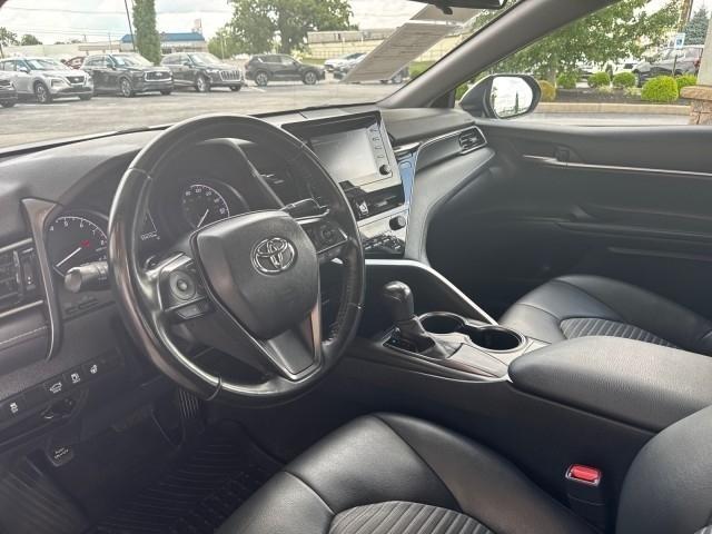 Toyota Camry Hybrid SE Nightshade CVT (Natl) 2023