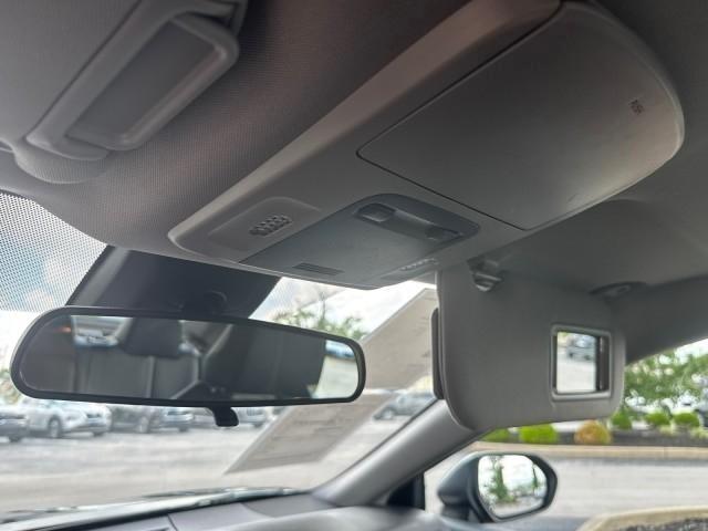 Toyota Camry Hybrid SE Nightshade CVT (Natl) 2023