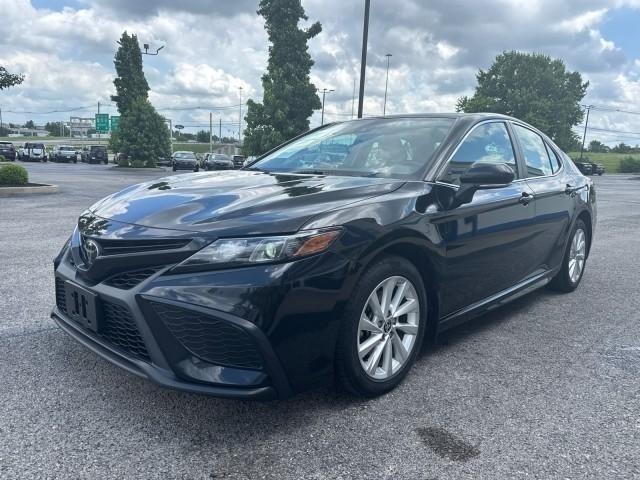 Toyota Camry Hybrid SE Nightshade CVT (Natl) 2023