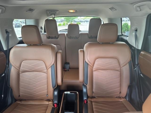 Nissan Pathfinder Platinum 2WD 2023