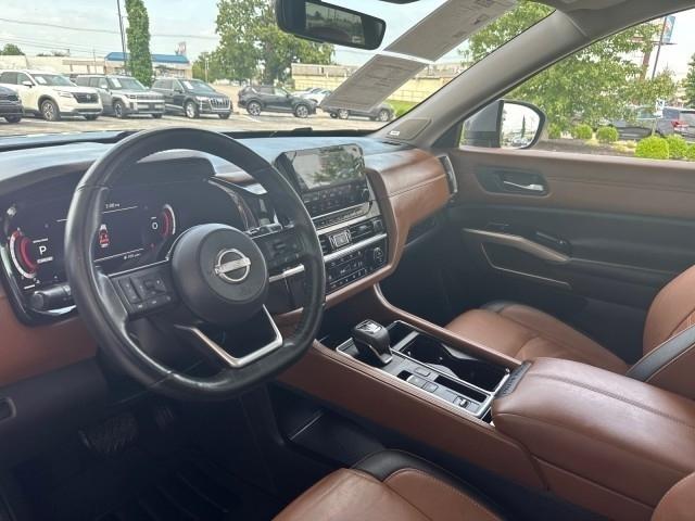 Nissan Pathfinder Platinum 2WD 2023