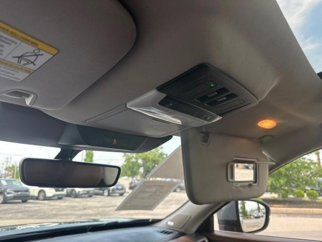 Nissan Pathfinder Platinum 2WD 2023