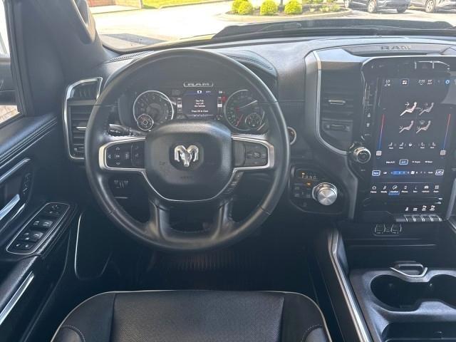 RAM 1500 Laramie 4x4 Crew Cab 5'7" Box 2023