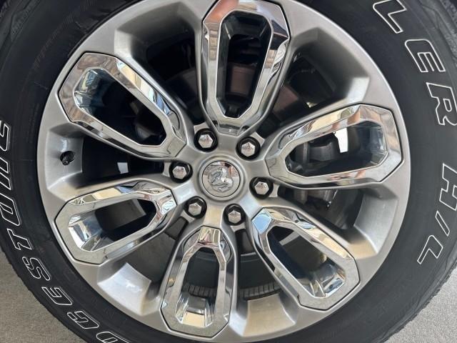 RAM 1500 Laramie 4x4 Crew Cab 5'7" Box 2023