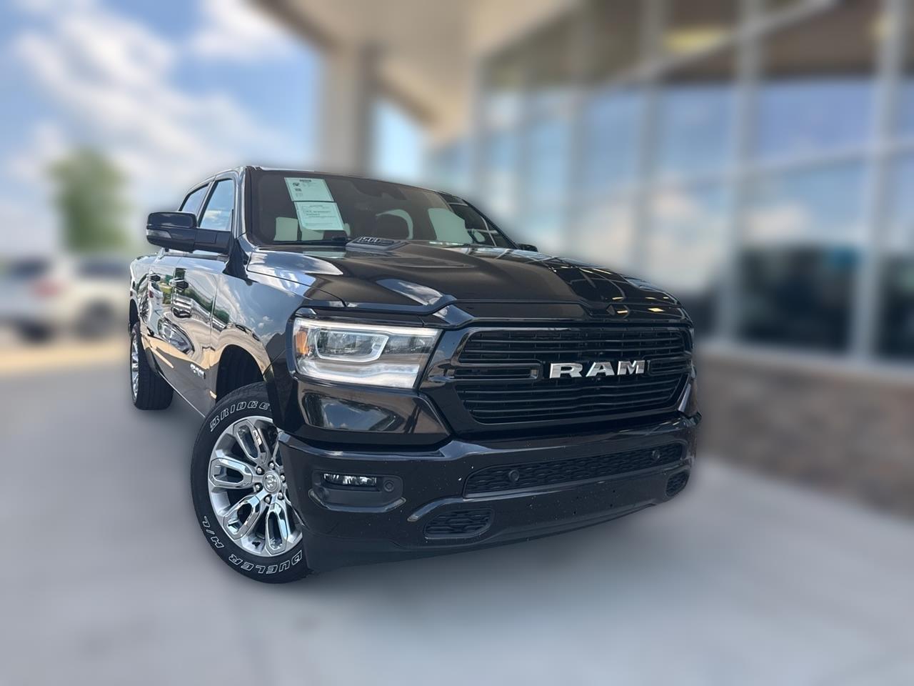 2023 RAM 1500 Laramie 4x4 Crew Cab 5'7" Box
