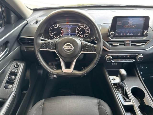 Nissan Altima 2.5 SV Sedan 2022