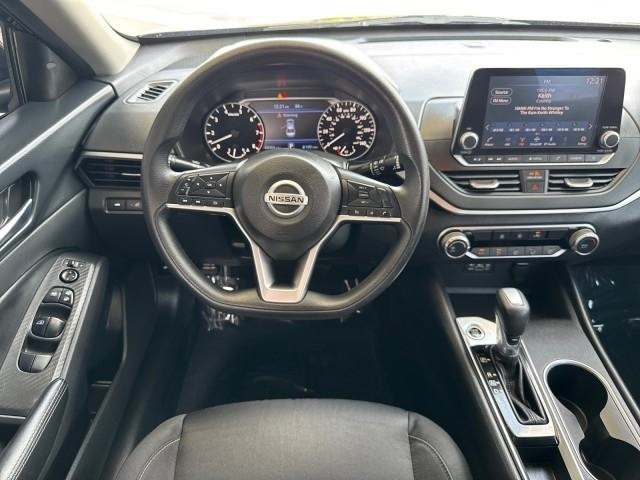 Nissan Altima 2.5 SV Sedan 2022