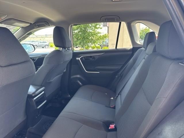Toyota RAV4 LE AWD (Natl) 2021