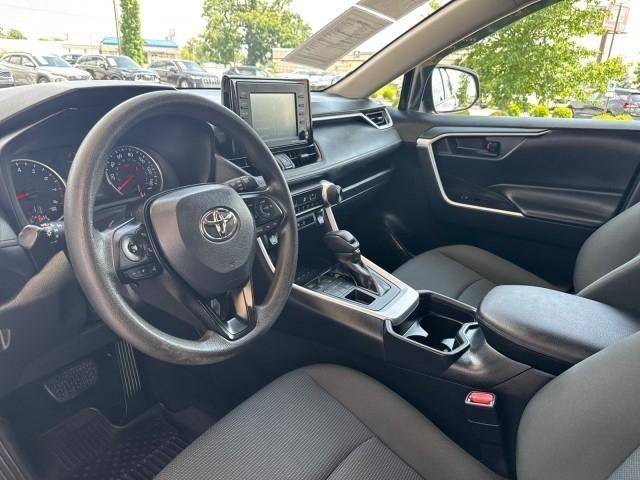 Toyota RAV4 LE AWD (Natl) 2021
