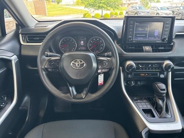 Toyota RAV4 LE AWD (Natl) 2021