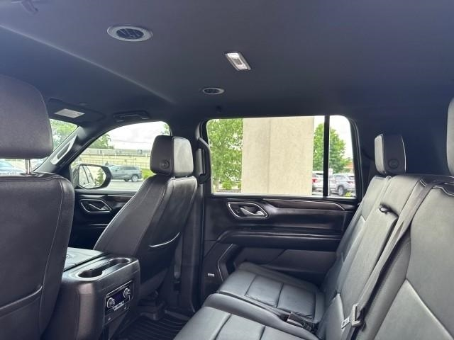 Chevrolet Suburban 4WD 4dr LT 2022