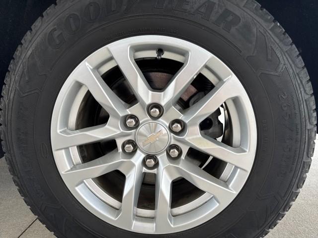 Chevrolet Suburban 4WD 4dr LT 2022