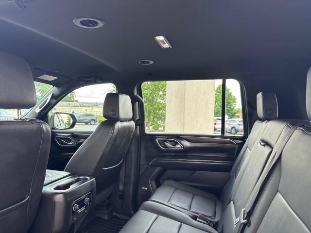 Chevrolet Suburban 4WD 4dr LT 2022