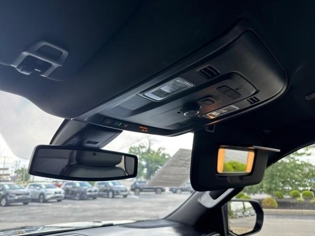 Chevrolet Suburban 4WD 4dr LT 2022