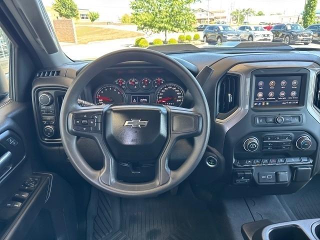 Chevrolet Silverado 1500 4WD Crew Cab 147" Custom Trail Boss 2024