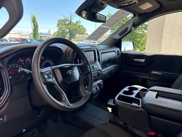 Chevrolet Silverado 1500 4WD Crew Cab 147" Custom Trail Boss 2024