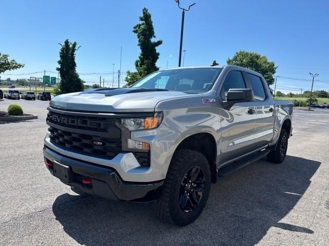Chevrolet Silverado 1500 4WD Crew Cab 147" Custom Trail Boss 2024