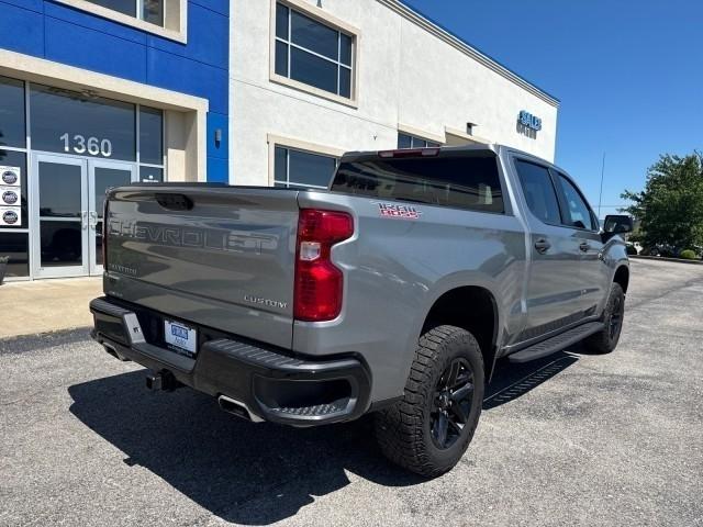Chevrolet Silverado 1500 4WD Crew Cab 147" Custom Trail Boss 2024